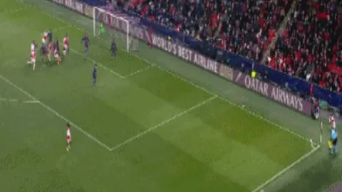 国足引援新篇章：奥斯卡与塞尔吉尼奥归化流程启动